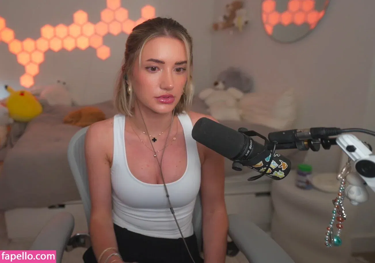 AstaBush Onlyfans Photo Gallery 