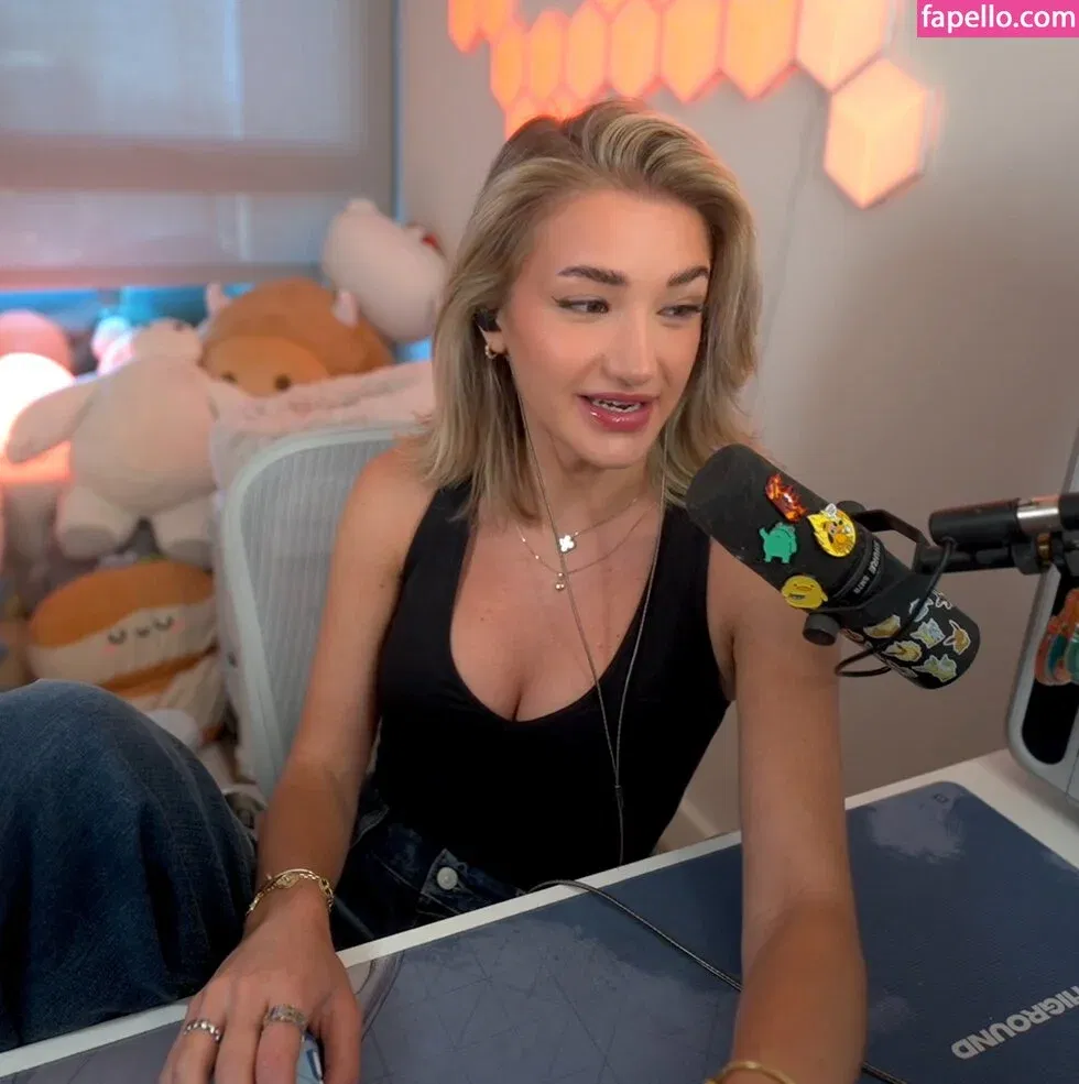 AstaBush Onlyfans Photo Gallery 