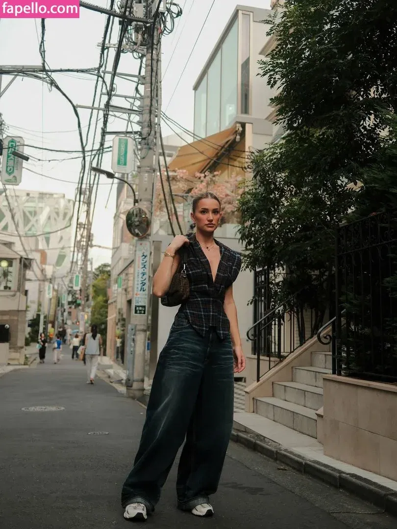 AstaBush Onlyfans Photo Gallery 