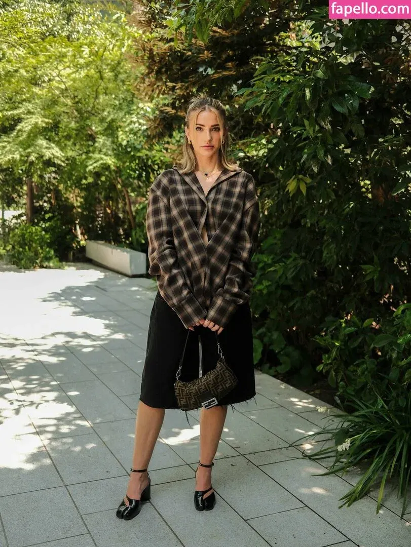 AstaBush Onlyfans Photo Gallery 