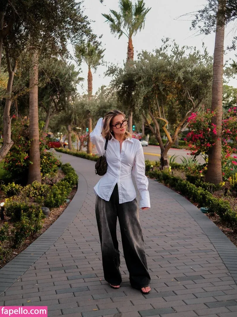 AstaBush Onlyfans Photo Gallery 