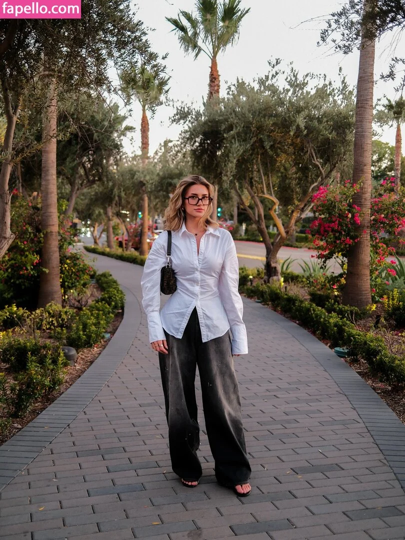 AstaBush Onlyfans Photo Gallery 