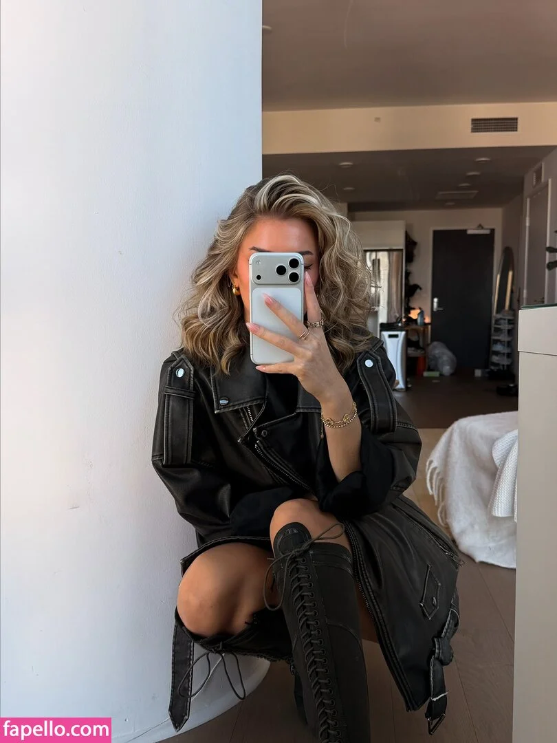 AstaBush Onlyfans Photo Gallery 