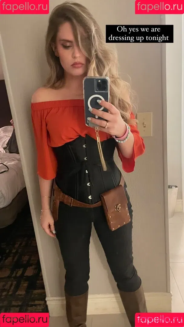 Sara Hopkins Onlyfans Photo Gallery 