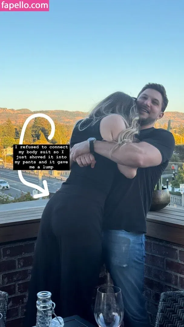 Sara Hopkins Onlyfans Photo Gallery 