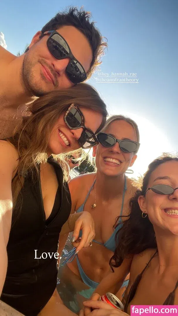 Sara Hopkins Onlyfans Photo Gallery 