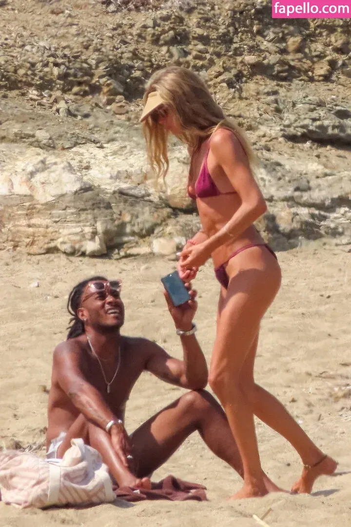 Doutzen Kroes Onlyfans Photo Gallery 