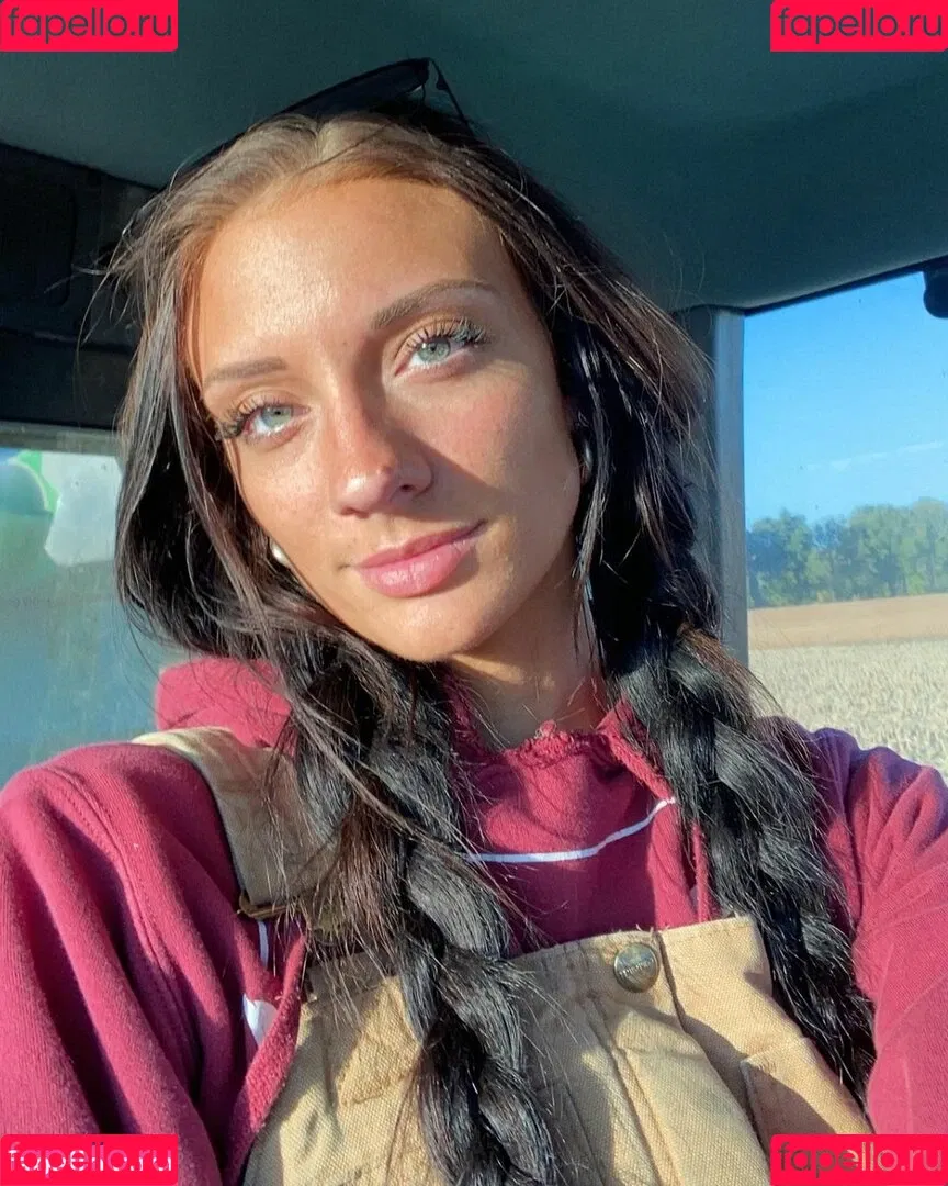 thefarmergrayce Onlyfans Photo Gallery 