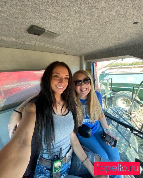 thefarmergrayce Onlyfans Photo Gallery 