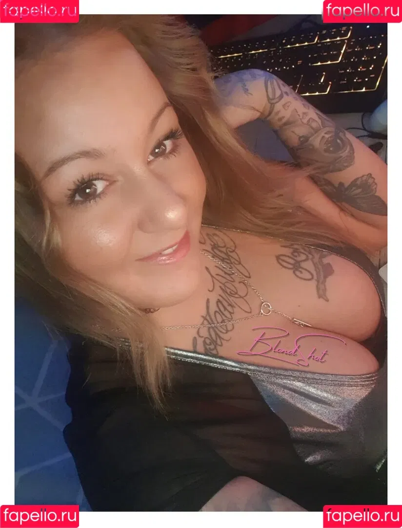 Blond_Shot Onlyfans Photo Gallery 