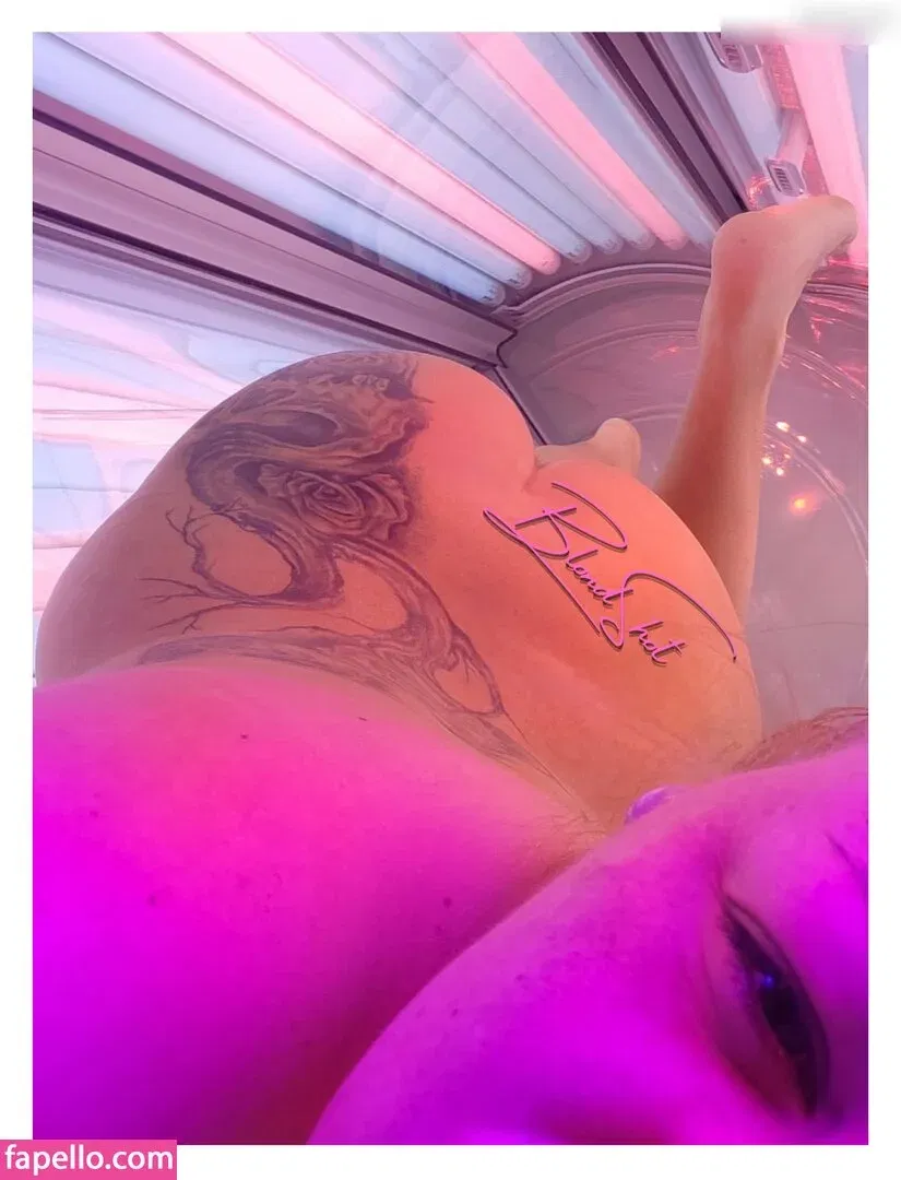 Blond_Shot Onlyfans Photo Gallery 