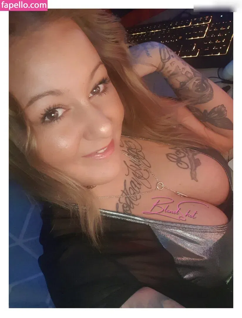 Blond_Shot Onlyfans Photo Gallery 