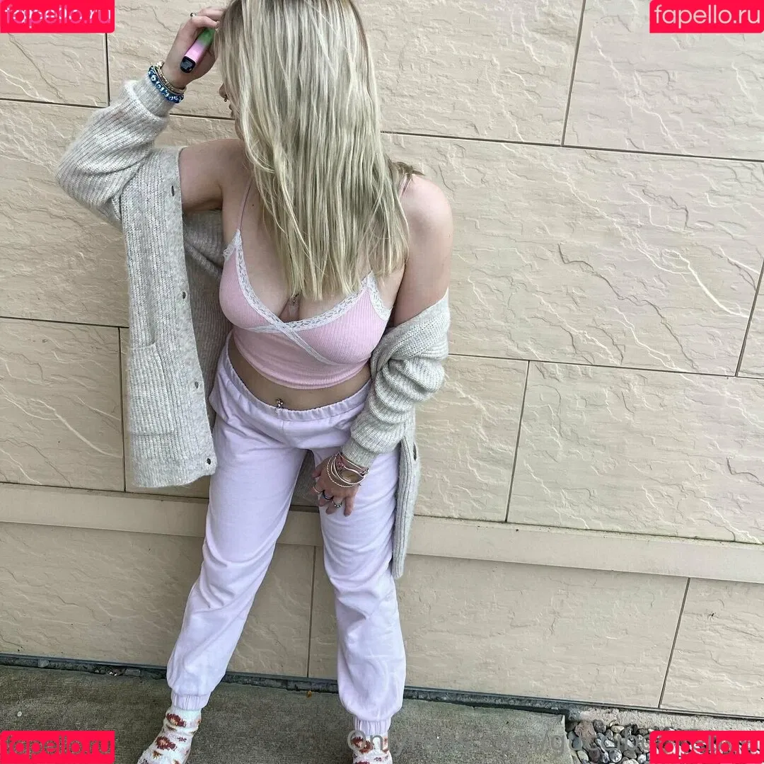 Winniexoxo Onlyfans Photo Gallery 