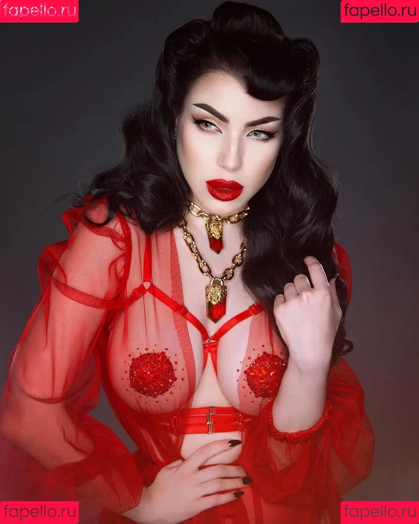 Threnody In Velvet Onlyfans Photo Gallery 