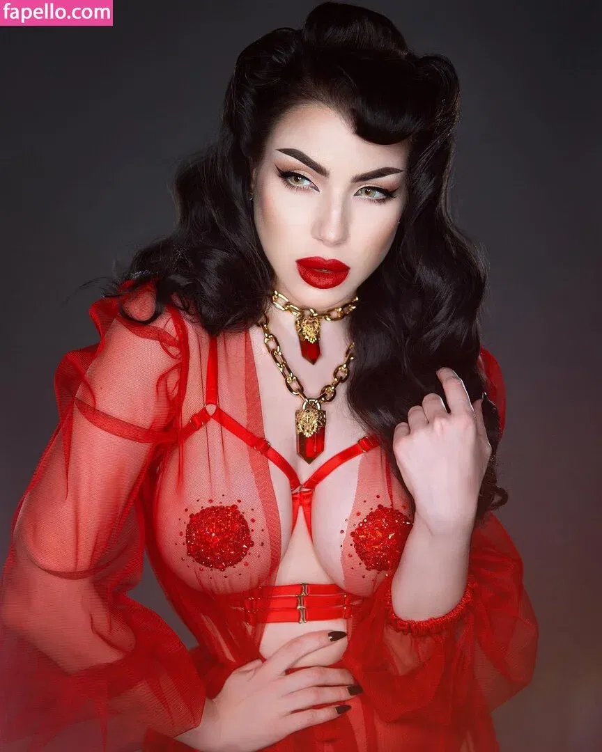 Threnody In Velvet Onlyfans Photo Gallery 