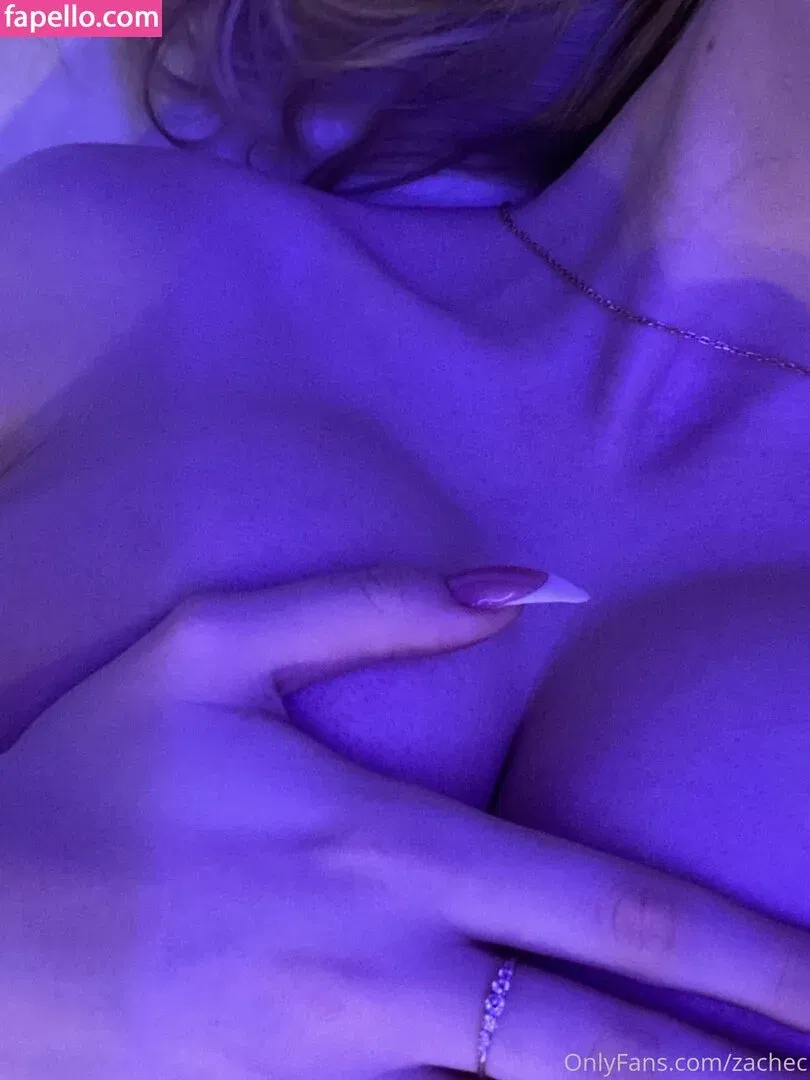 zachec Onlyfans Photo Gallery 