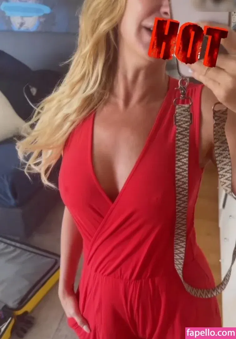 Giulia Siegel Onlyfans Photo Gallery 