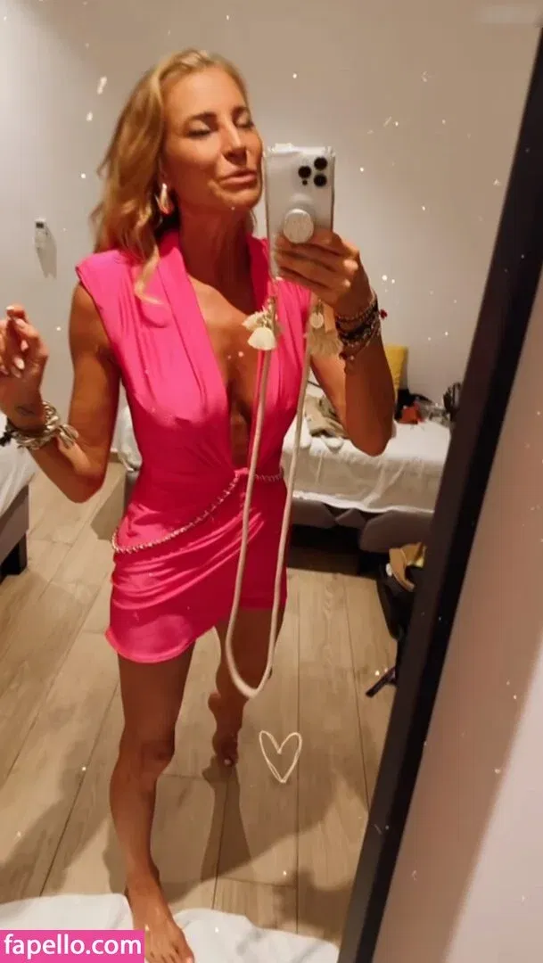 Giulia Siegel Onlyfans Photo Gallery 