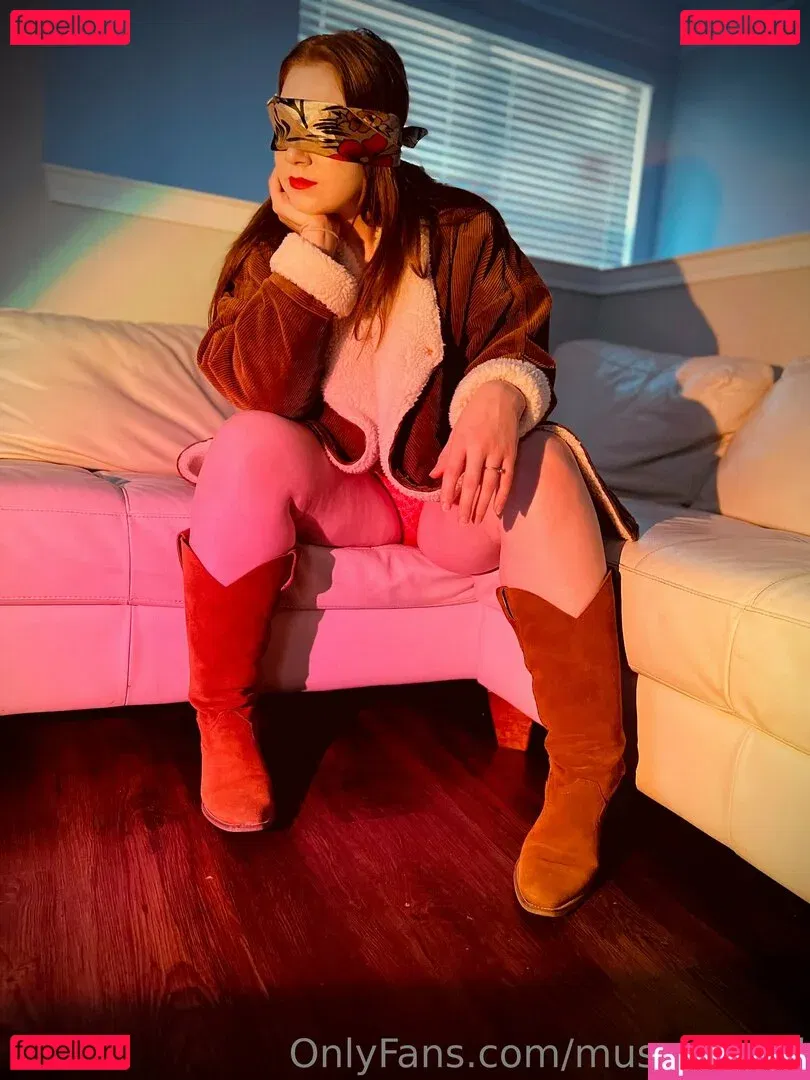 musemered Onlyfans Photo Gallery 