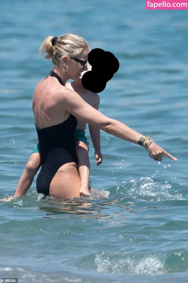 Vogue Williams Onlyfans Photo Gallery 