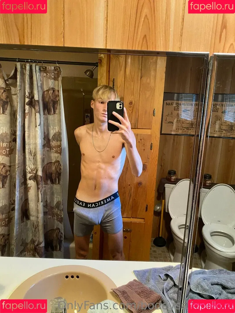 blondeboybradfree Onlyfans Photo Gallery 