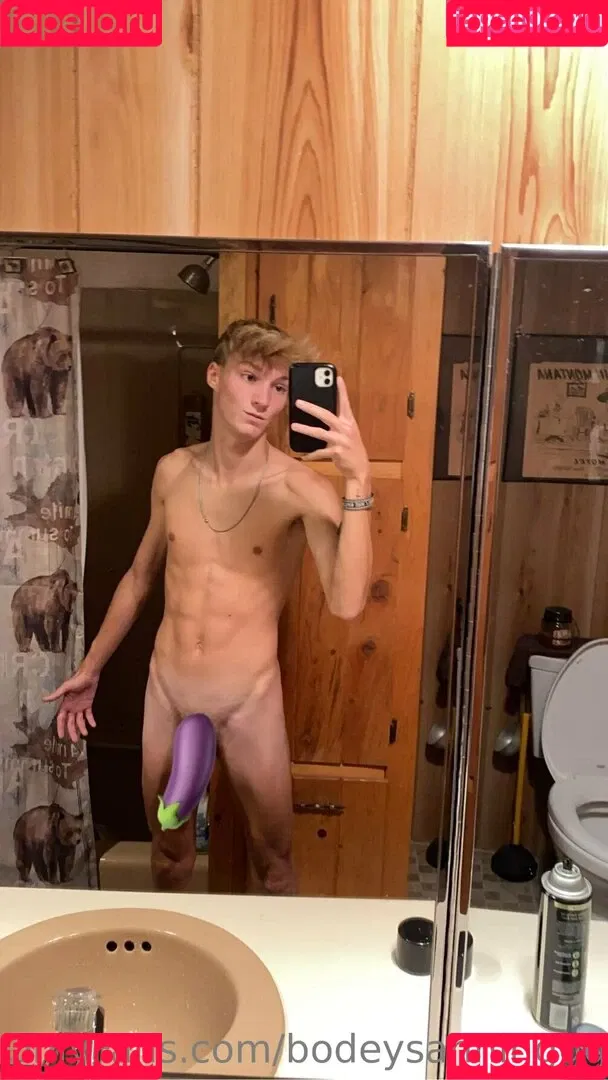 blondeboybradfree Onlyfans Photo Gallery 