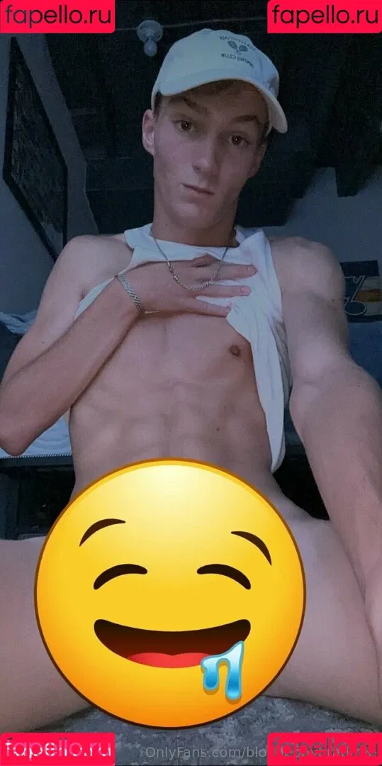 blondeboybradfree Onlyfans Photo Gallery 