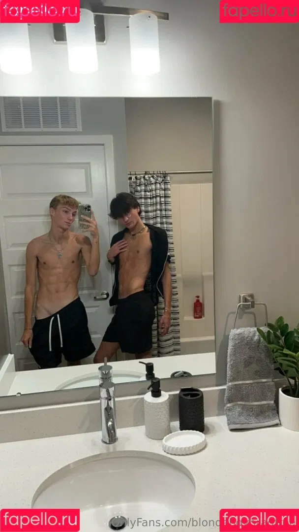 blondeboybradfree Onlyfans Photo Gallery 