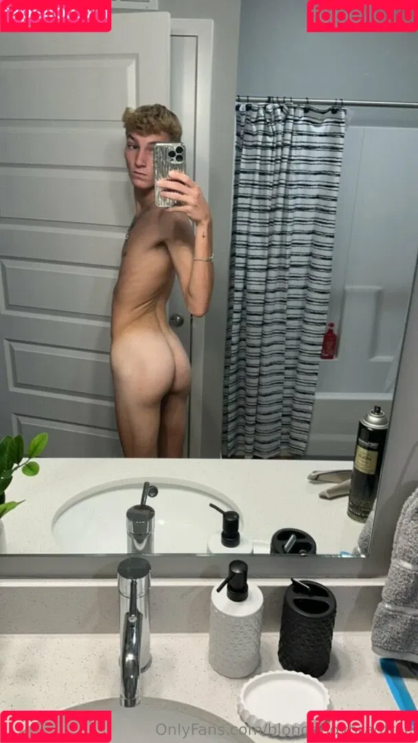 blondeboybradfree Onlyfans Photo Gallery 