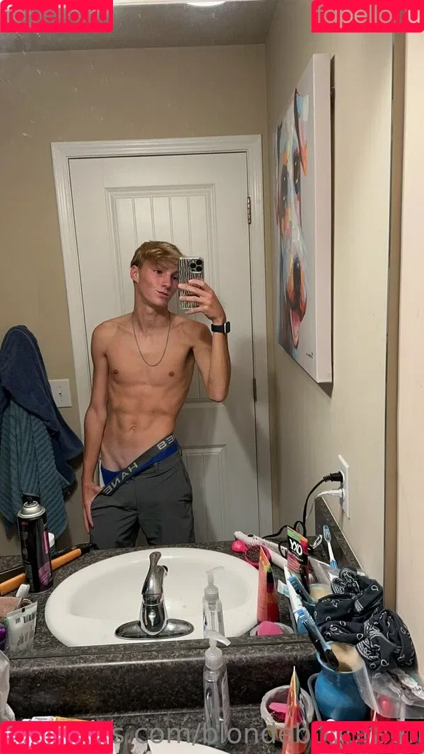 blondeboybradfree Onlyfans Photo Gallery 