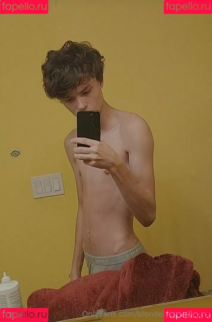blondeboybradfree Onlyfans Photo Gallery 