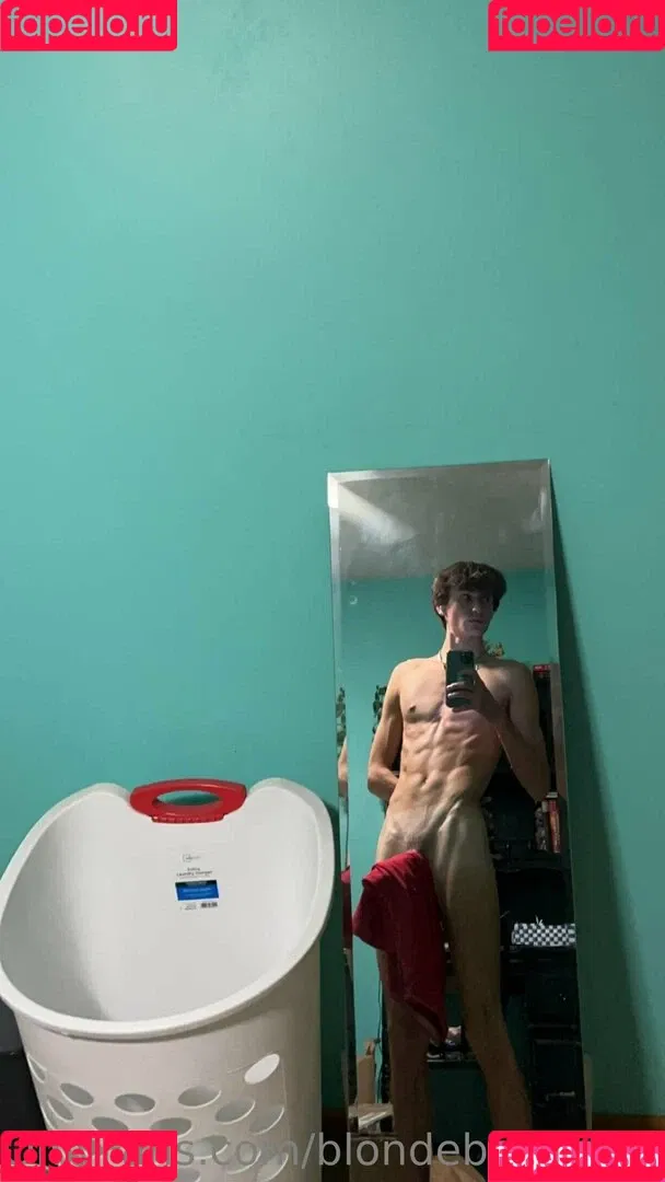 blondeboybradfree Onlyfans Photo Gallery 