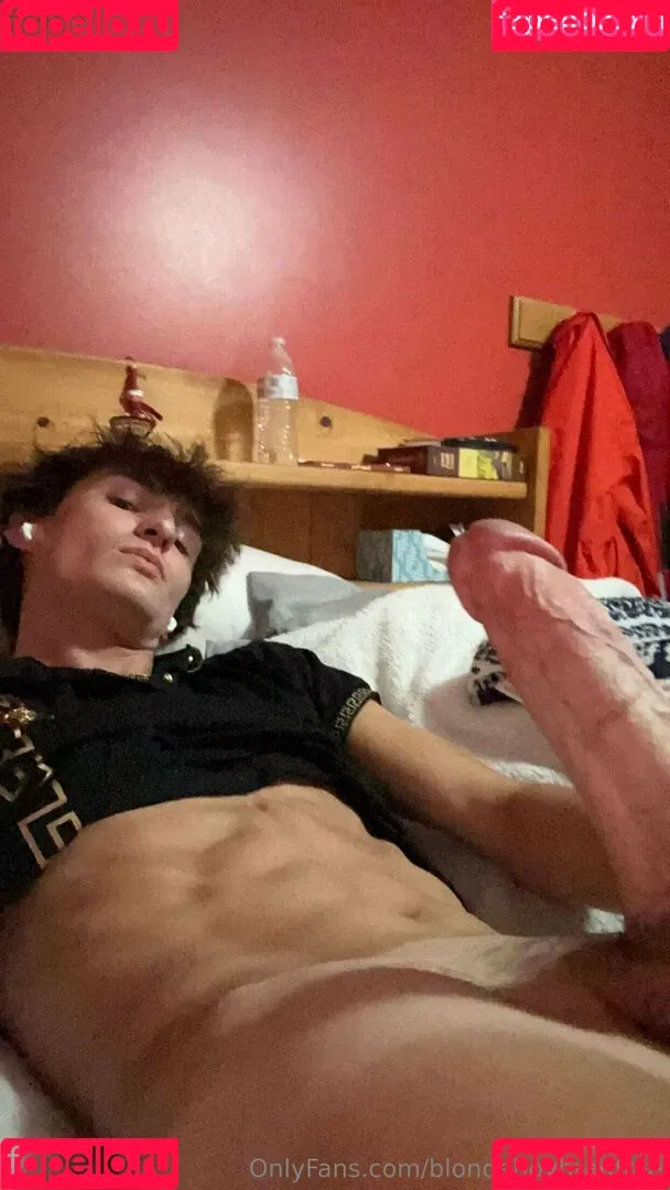blondeboybradfree Onlyfans Photo Gallery 