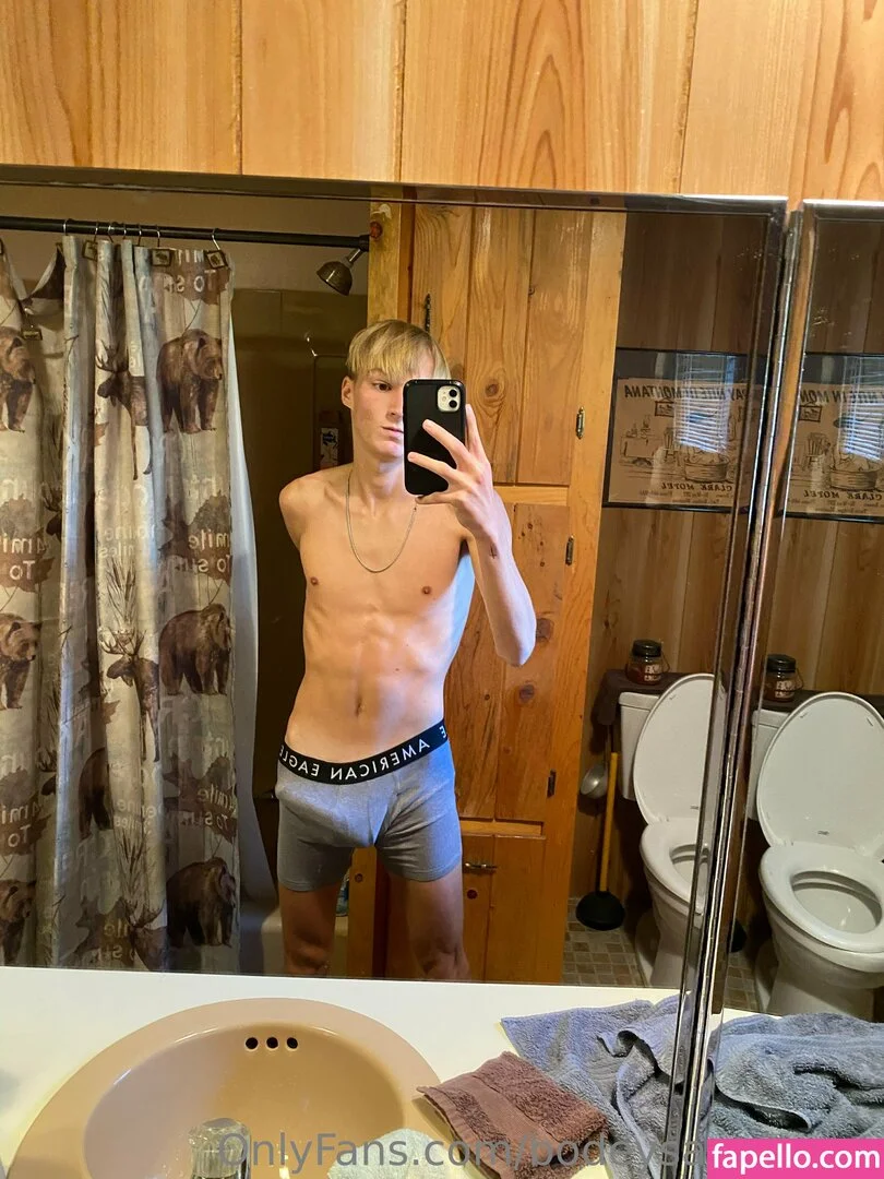 blondeboybradfree Onlyfans Photo Gallery 
