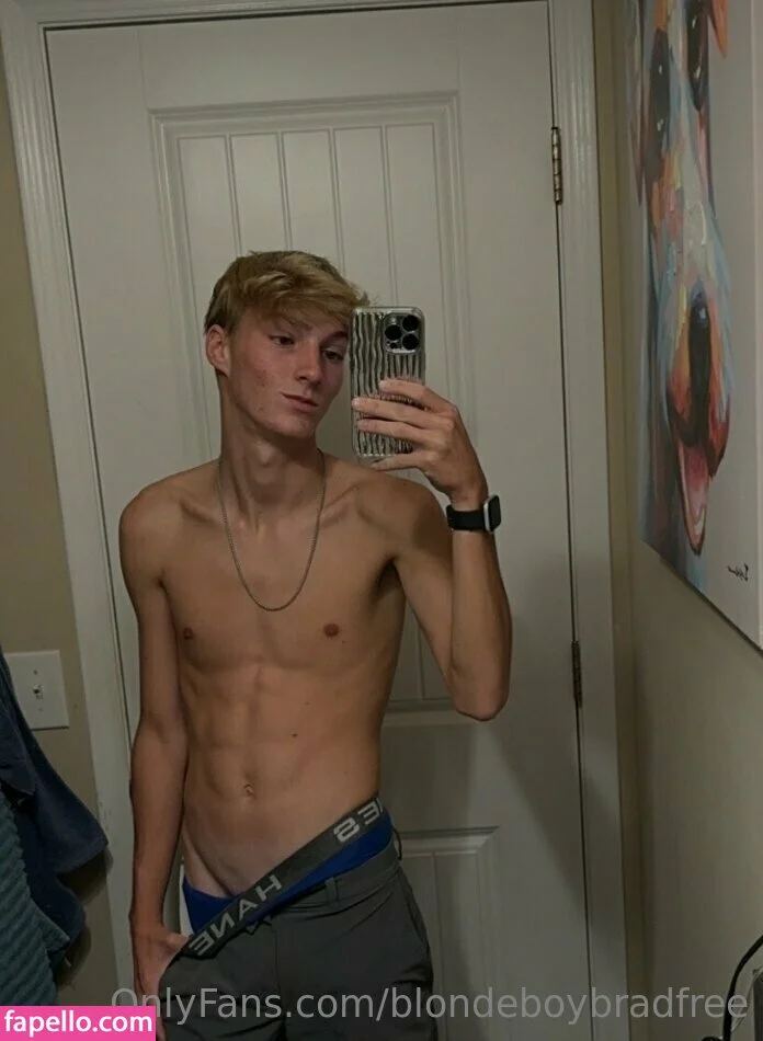 blondeboybradfree Onlyfans Photo Gallery 