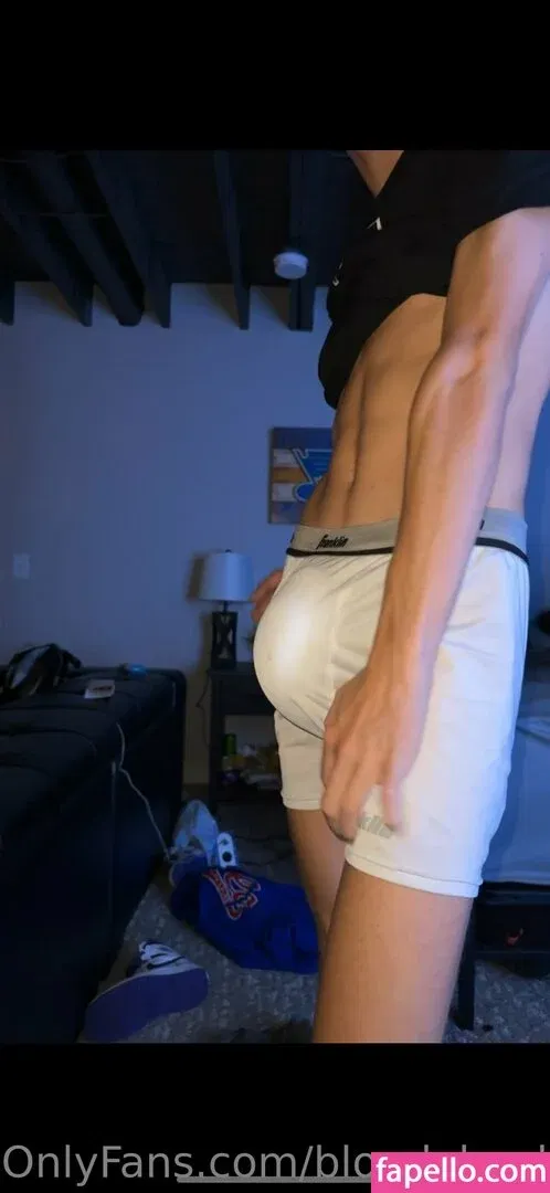 blondeboybradfree Onlyfans Photo Gallery 