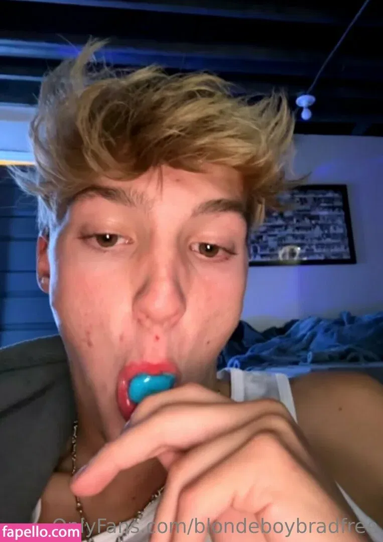 blondeboybradfree Onlyfans Photo Gallery 