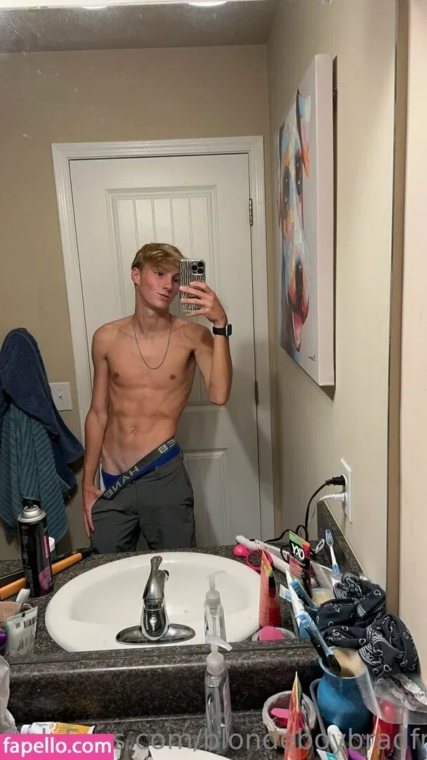 blondeboybradfree Onlyfans Photo Gallery 