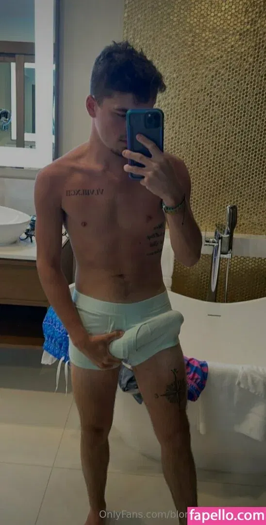 blondeboybradfree Onlyfans Photo Gallery 