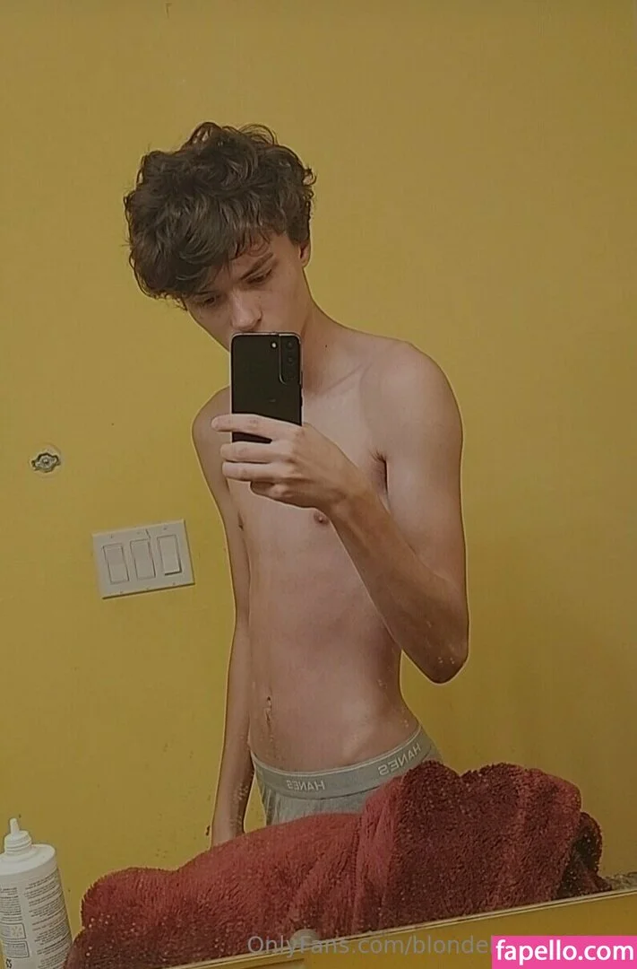 blondeboybradfree Onlyfans Photo Gallery 