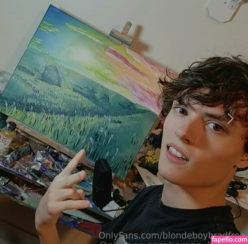 blondeboybradfree Onlyfans Photo Gallery 