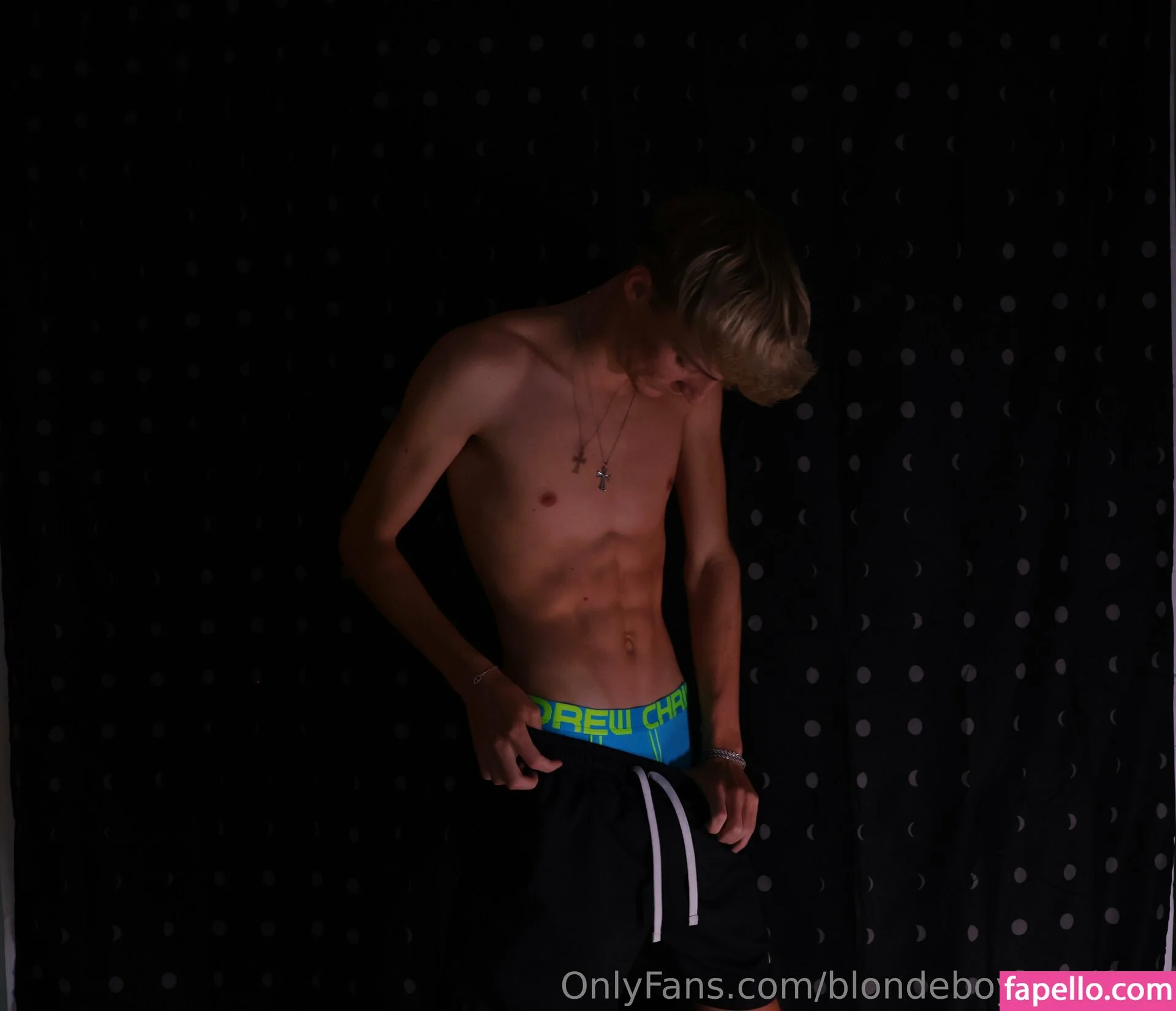 blondeboybradfree Onlyfans Photo Gallery 