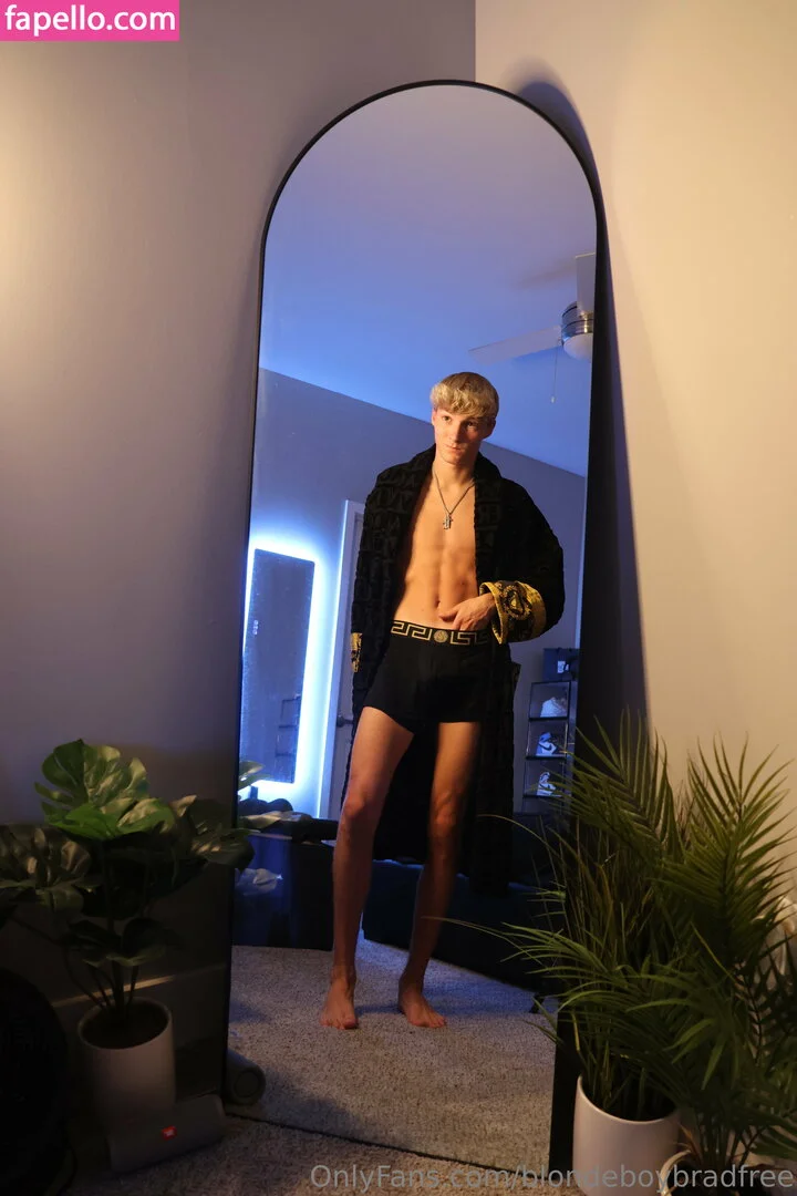 blondeboybradfree Onlyfans Photo Gallery 