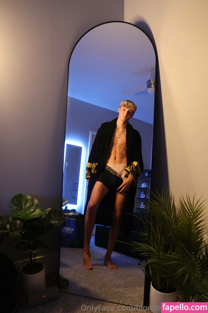 blondeboybradfree Onlyfans Photo Gallery 