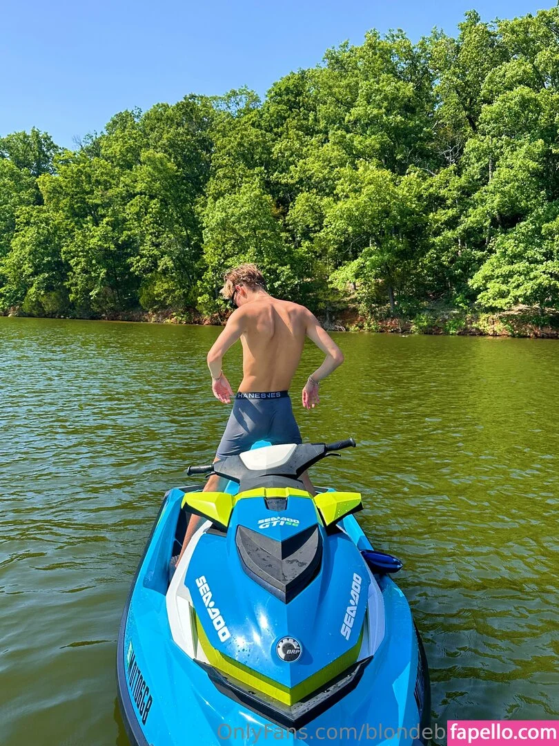 blondeboybradfree Onlyfans Photo Gallery 