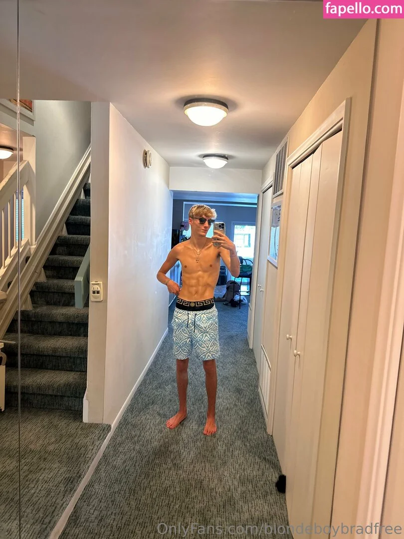 blondeboybradfree Onlyfans Photo Gallery 