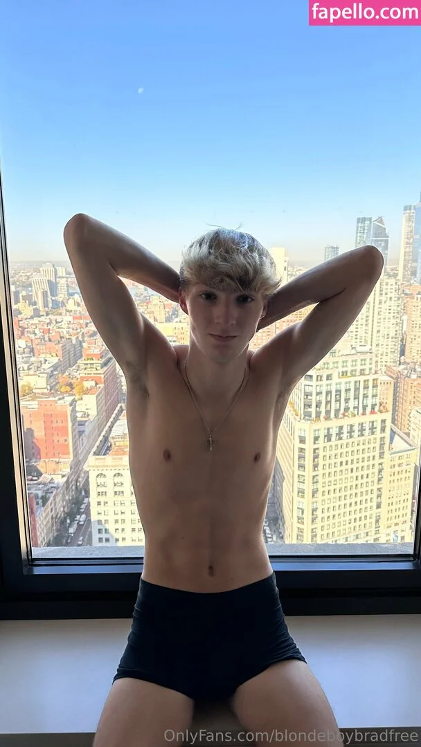 blondeboybradfree Onlyfans Photo Gallery 