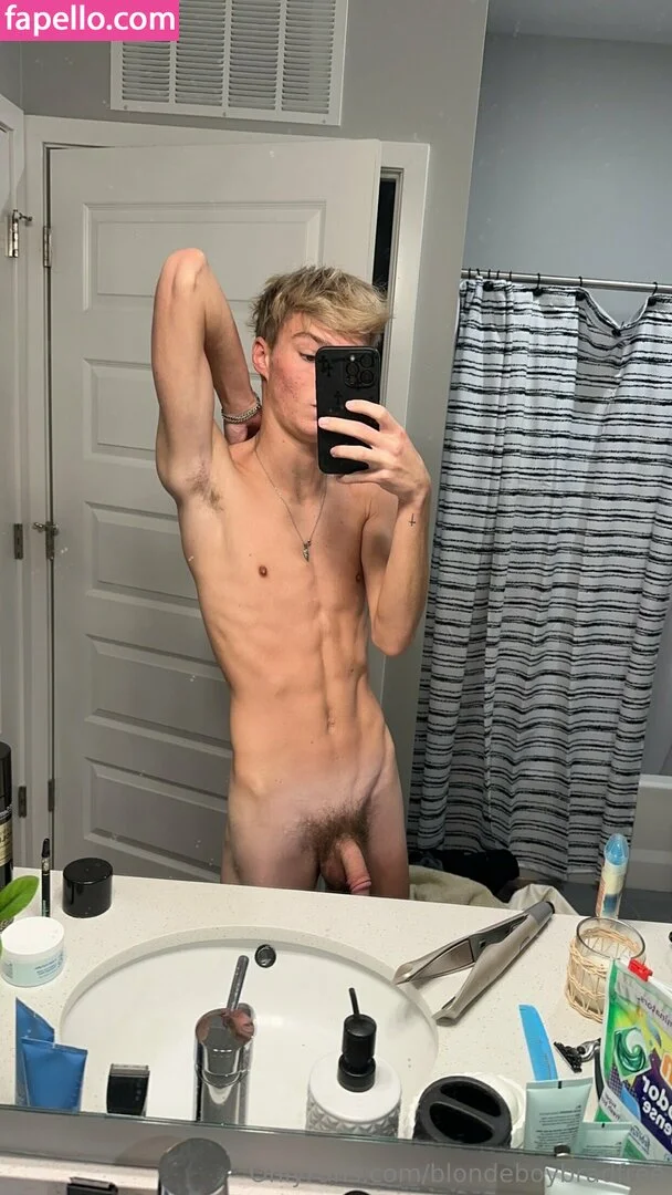blondeboybradfree Onlyfans Photo Gallery 