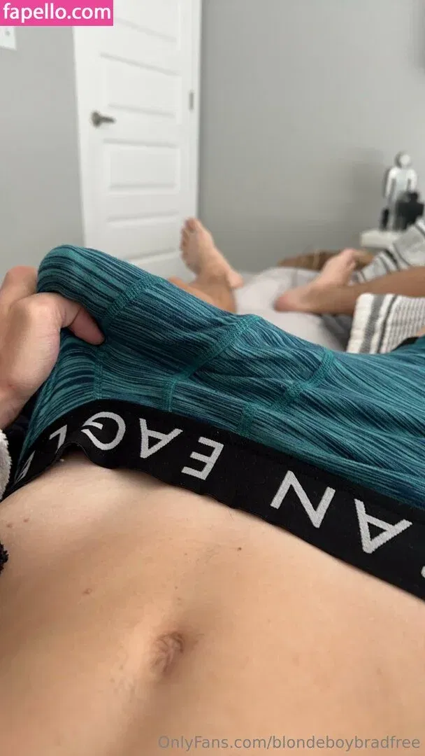blondeboybradfree Onlyfans Photo Gallery 
