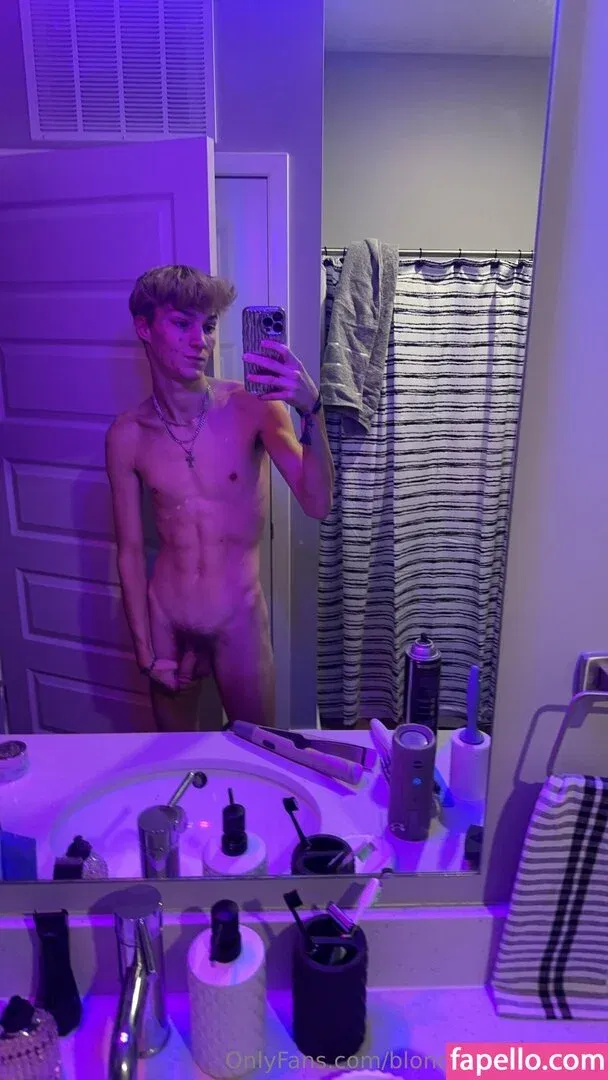 blondeboybradfree Onlyfans Photo Gallery 